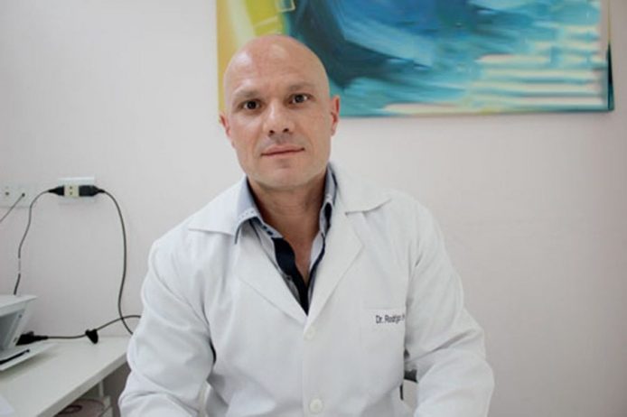 Dr. Rodrigo de Angelis, Ginecologista - CRM: 96086 / Medclin Cosmópolis