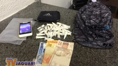 PM aborda indivíduo portando cocaína