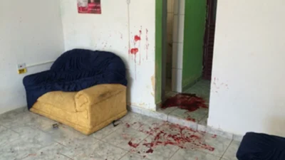 Homem é morto a facadas dentro de salão de beleza