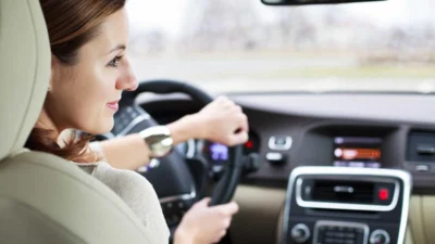 Mulher no volante, felicidade constante!