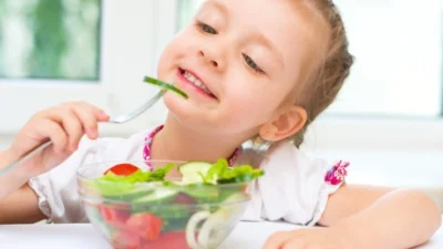 Como manter a alimentação das crianças saudável durante as férias