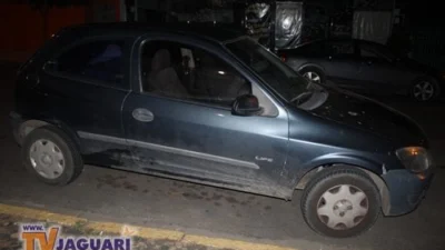 Polícia Militar prende dois por roubo de veículo