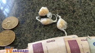 PM encontra pedras de crack com adolescente