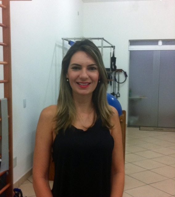 Naara Ribeiro Fisioterapeuta e professora de Pilates CREFITO 147611-F Studio Pilates Rua Campinas, 772