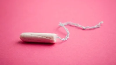 Absorvente interno: saiba quais são os  benefícios e os riscos para a saúde da mulher