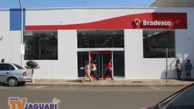 Agências bancárias reabrem até quinta-feira para atendimento ao público