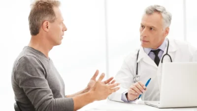 Homens vão menos ao médico que as mulheres e não cuidam tanto da saúde
