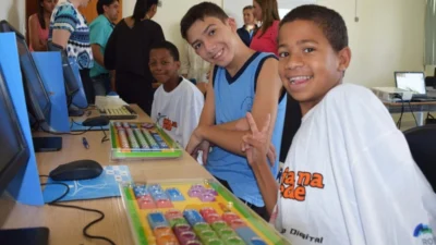 Rota das Bandeiras entrega sala de informática inclusiva a alunos da Apae de Conchal