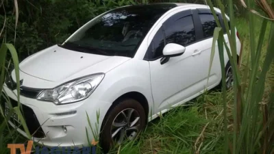 Família é amarrada durante roubo à residência