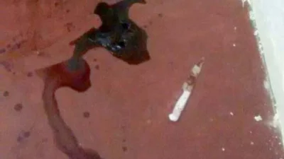 Dois homens são encontrados mortos, ambos esfaqueados