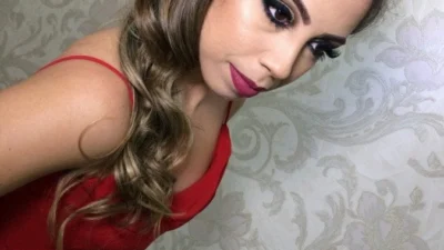 Formandas podem caprichar na  maquiagem para ressaltar pontos fortes
