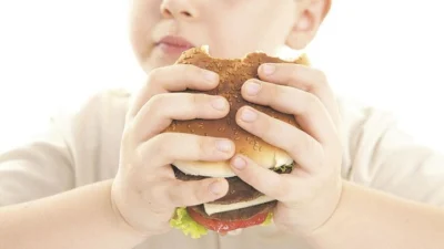 Obesidade infantil é mais causada pelo ambiente do que pela genética