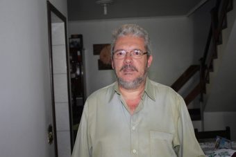 Paulo Roberto Armelin é proprietário da Papelaria Aquarela há mais de 30 anos 