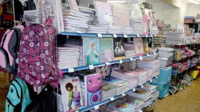 Em época de crise, é possível economizar na compra dos materiais escolares