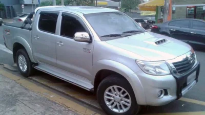 Bandidos usam bicicleta para roubar Hilux