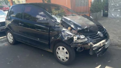 Bandidos atiram contra carro durante tentativa de roubo