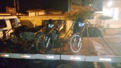 PM encontra três motos em matagal no Parque Ester