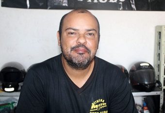 Marcelo José Rodrigues de Oliveira é dono da CB 400
