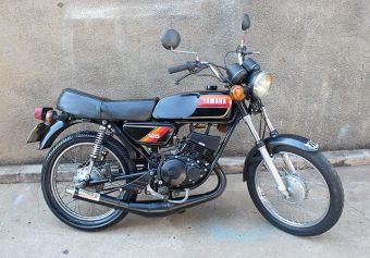 Yamaha RD 125, 1977 - foi adquirida seminova pelo pai do Fernando, em 1979