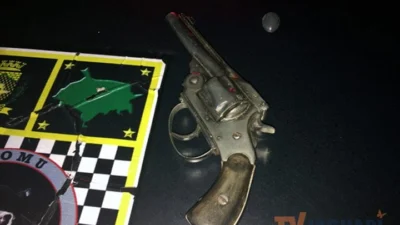 Dupla rouba posto, foge e sai em frente a Romu