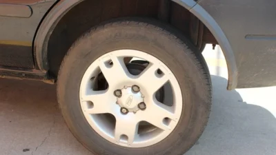 Calibragem correta dos pneus deve ser feita com eles frios