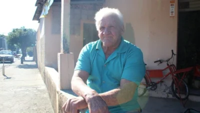 Seu Adelmo é carinhosamente conhecido como Risadinha pelos amigos e familiares desde criança
