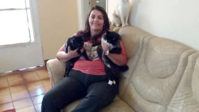 Nilza tem 4 gatos adotados com muito amor