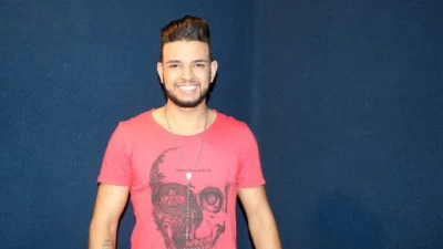 Cantor cosmopolense Vinicius Drumond alavanca sua carreira