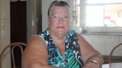 Carinhosamente conhecida como ‘Cida’ ela gosta de conversas e família
