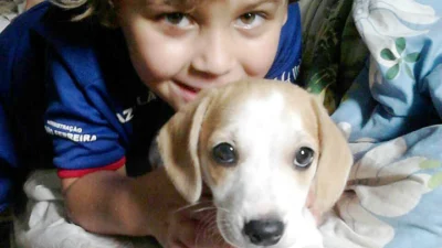 Davi tem seis anos e já cuida de seu xodó e amigo Paçoca