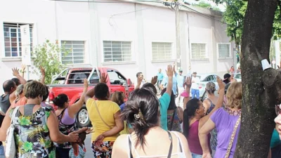 Funcionários públicos fazem novo manifesto por atraso no vale alimentação e cesta básica