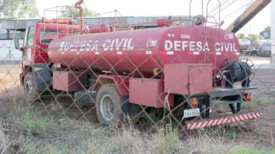 Caminhão tanque da Defesa Civil está há três meses em oficina