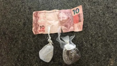 Adolescente é detido portando porções de maconha