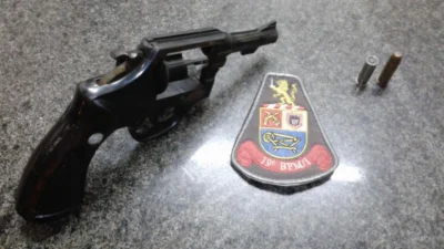Após discussão familiar, homem é preso por porte de arma