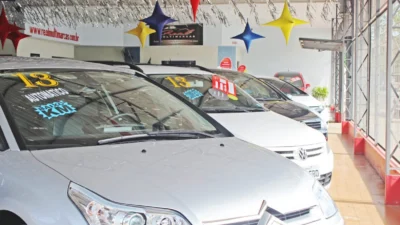 Com a crise, os seminovos se tornaram preferência para a compra de carros