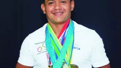 Medalhista de prata olímpico Vicente Lenilson dá palestra na Paulo Freire