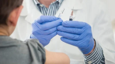 Vacina de HPV é ampliada para meninos de 11 a 14 anos