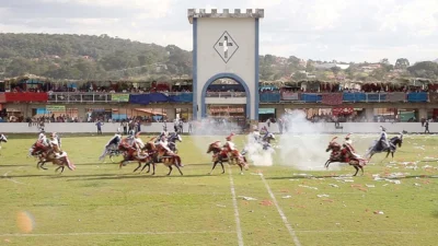 Pirenópolis: a realeza das Cavalhadas e a Festa do Divino