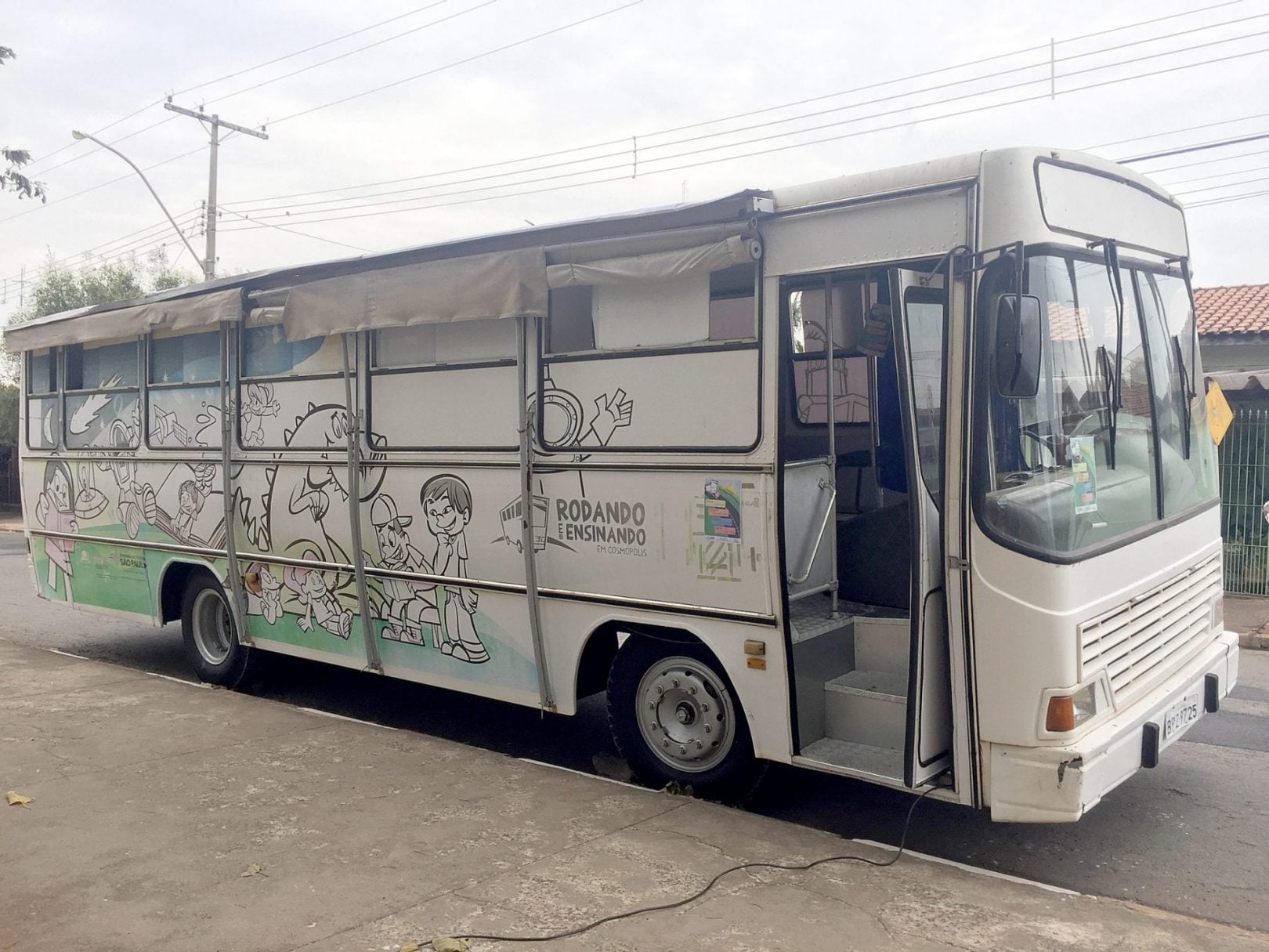 Ônibus Biblioteca volta a circular pelos bairros de Cosmópolis TV Jaguari Ônibus Biblioteca volta a circular pelos bairros de Cosmópolis TV Jaguari