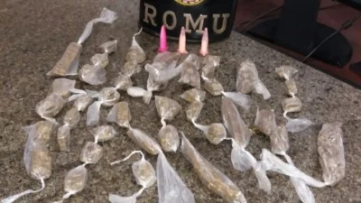 Romu localiza sacola com drogas na Valter Dester