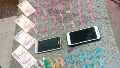 Usuário é detido enquanto esperava traficante buscar maconha