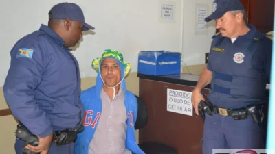Acusado de matar um homem com facão comete suicídio na cadeia