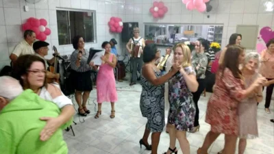 Dançar ajuda a prevenir envelhecimento e doenças como Alzheimer