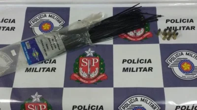 Motorista sem CNH é abordado com munições dentro do veículo