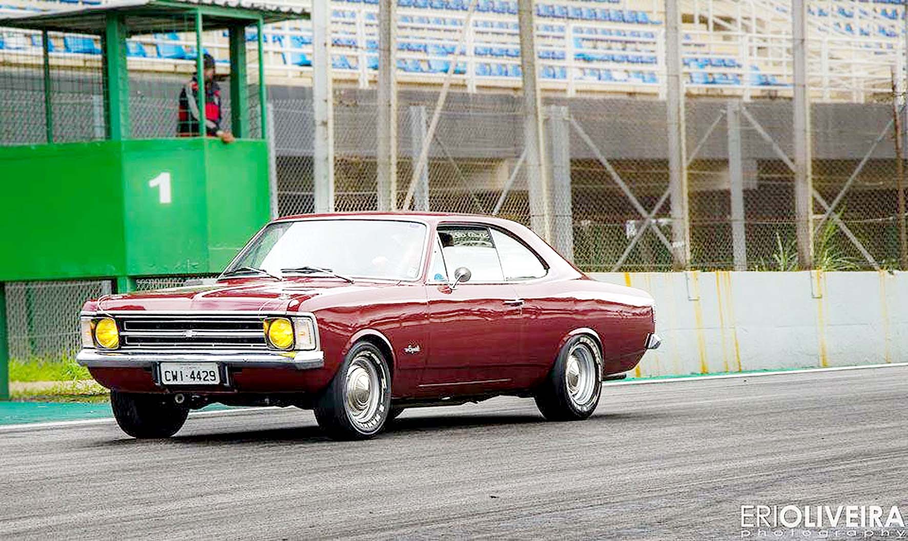 INCRÍVEL CORRIDA DE CARROS CLÁSSICOS EM INTERLAGOS 