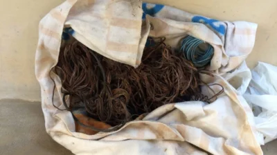 Casal é detido após furto de fios de cobre em casa fechada