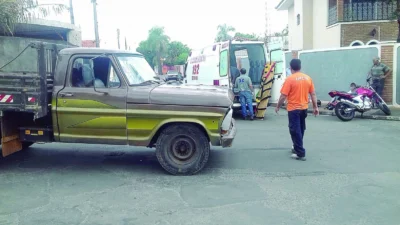 Motorista avança o ‘Pare’ e acerta motociclista