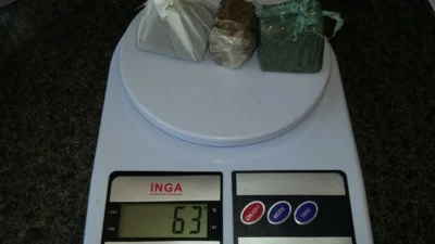 Jovem de 16 anos é detido vendendo maconha na casa da mãe