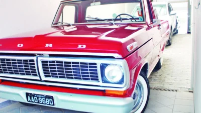 Zé Furlan conta a história e o amor pela coleção de carros antigos