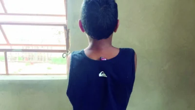 Menino é detido após tentar furtar veículo